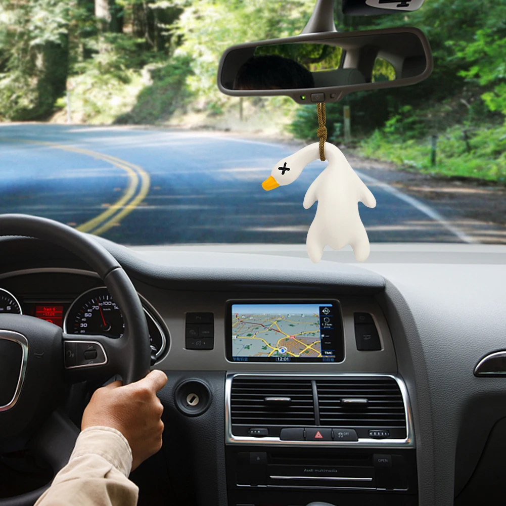 חמוד אנימה ברווז המכונית המראה האחורית תליון ברווז תליון מציאותי אוטומטי המראה האחורית תלוי קישוט רכב Ineriror אביזרים
