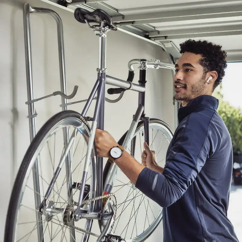 אופניים לעמוד מקורה אופניים מתלה המוסך