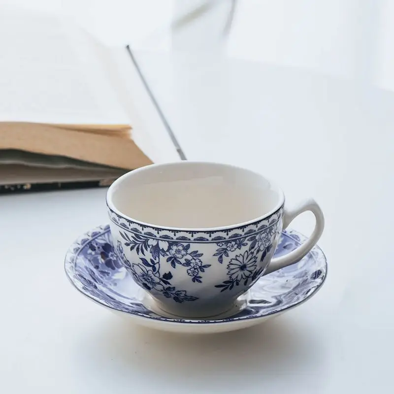 רטרו וערכת קפה כוס סט קרמיקה בריטי משובח בסגנון תה של אחר הצהריים. Teaware