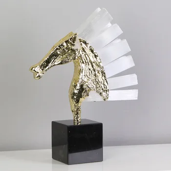 הזהב ראש של סוס מתכת מלאכת חיה פסל הסוס הזהב קריסטל סנפיר הגב מתכת פסל מופשט קריסטל קישוטים