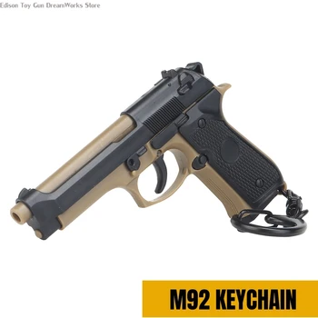 M92-חול שחורה מיני אקדח מחזיק מפתחות 1:4 אקדח מיניאטורי בצורת אקדח Keyring תליון קישוט מתנה עבור הצבא אוהד אוסף דגם